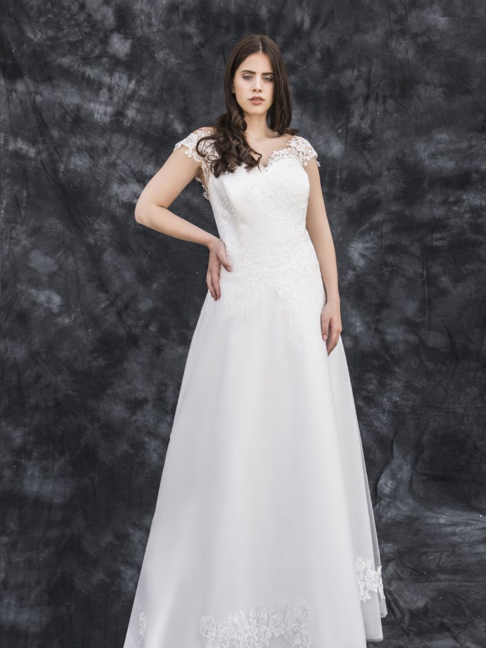Wedding dresses Curvy Wedding Dresses: LX 065 